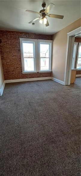 Building Photo - 1421 Penn St