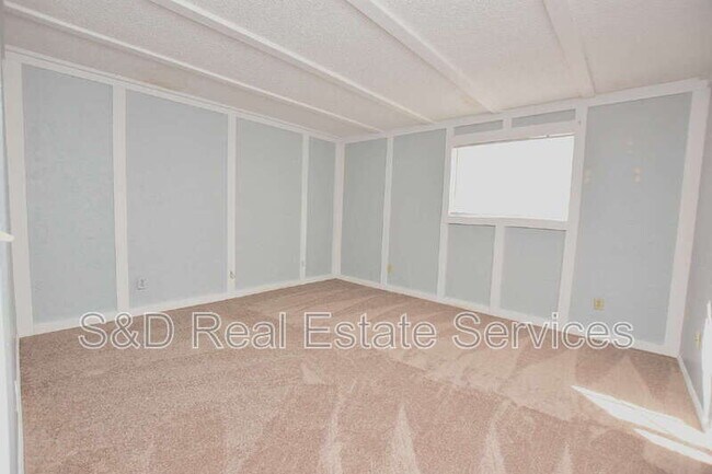 Building Photo - 2251 9th St SE