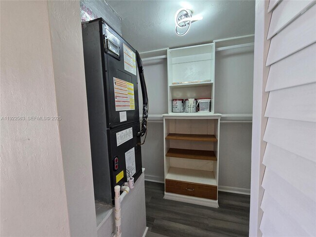 Building Photo - 1470 NE 125th Terrace