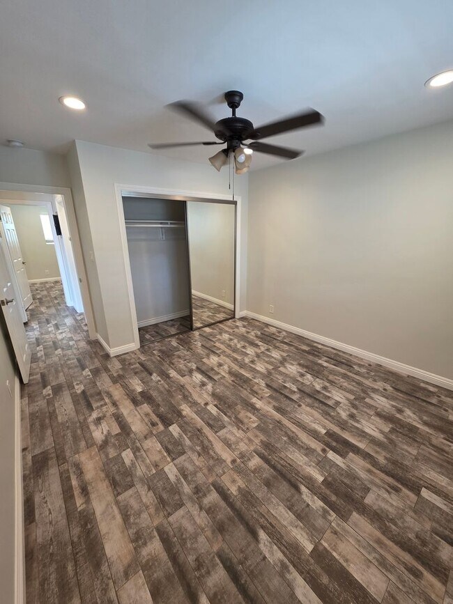 Building Photo - MOVE IN SPECIAL!!! $2,397 FOR FIRST THREE ...