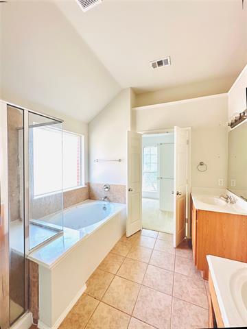 Building Photo - 9300 Hunter Chase Dr
