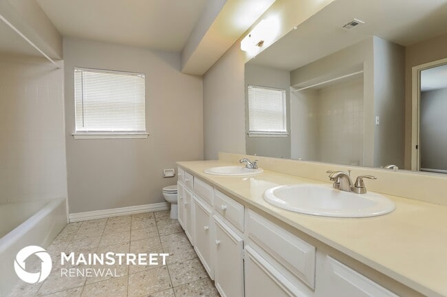 Building Photo - 1707 Corral Dr