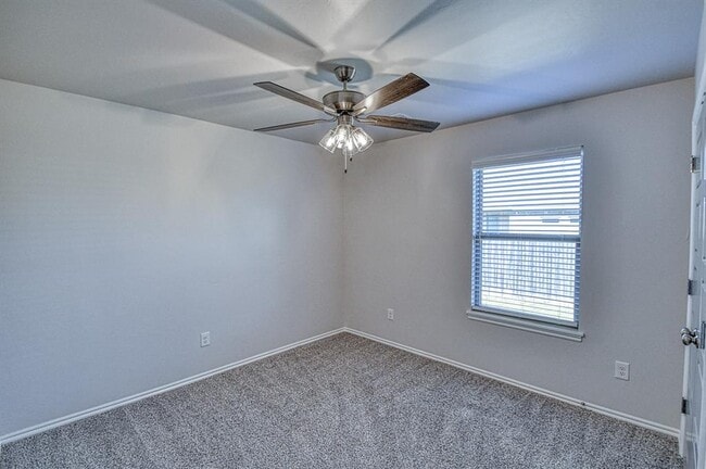 Building Photo - 624 Caladium Dr