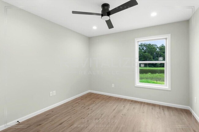Building Photo - Luxury New Construction in Loxley with Lak...