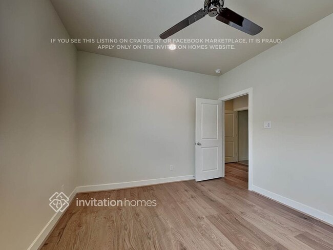 Building Photo - 711 Carriage Knls Dr