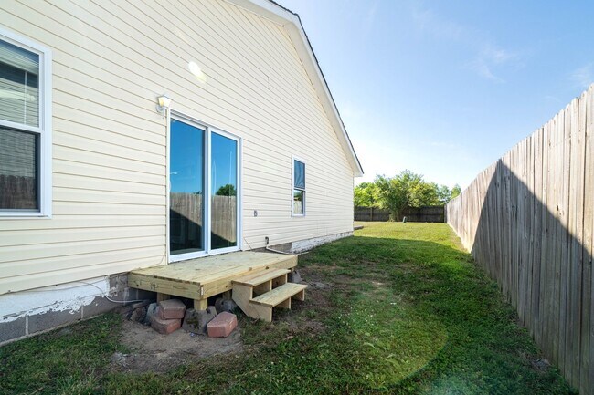 Building Photo - 5124 Rugby Rd