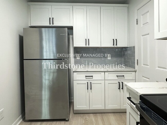Building Photo - 1732 W 44th St