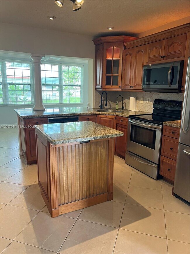 Building Photo - 6805 NW 75th St