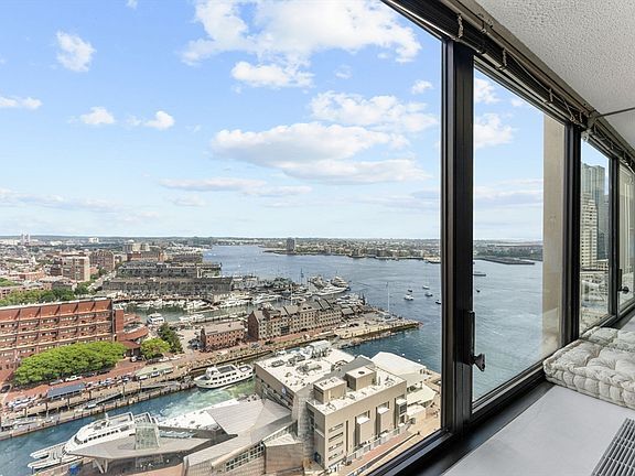 Building Photo - 85 E India Row