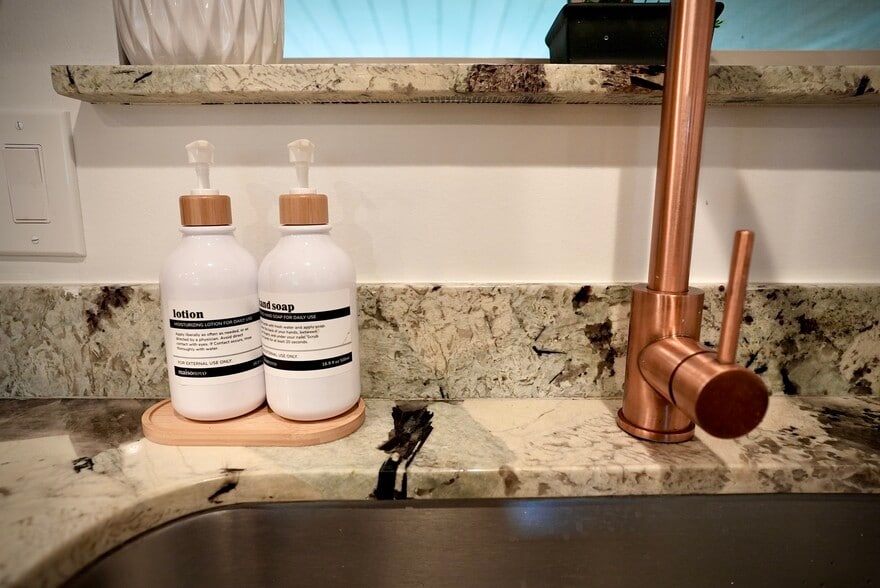 Building Photo - 4284 S Normandie Ln