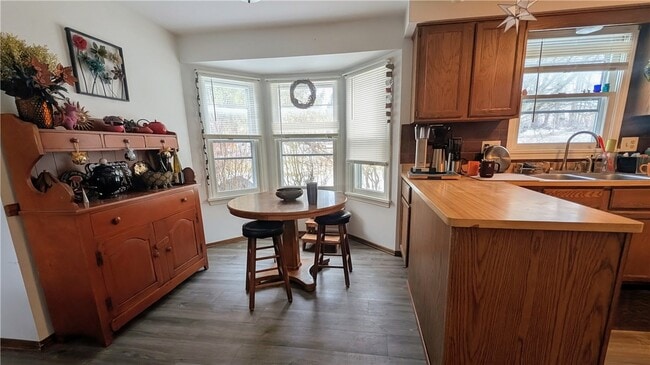 Building Photo - 6 Foxpointe Cir