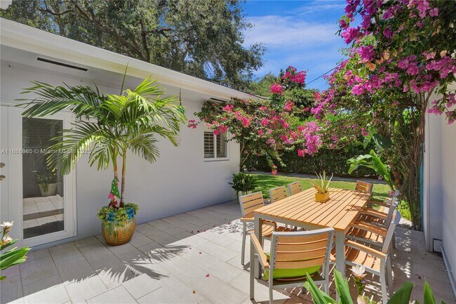 Building Photo - 4705 Granada Blvd