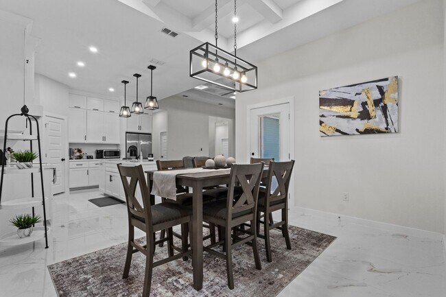 Building Photo - 7425 Lake Havasu