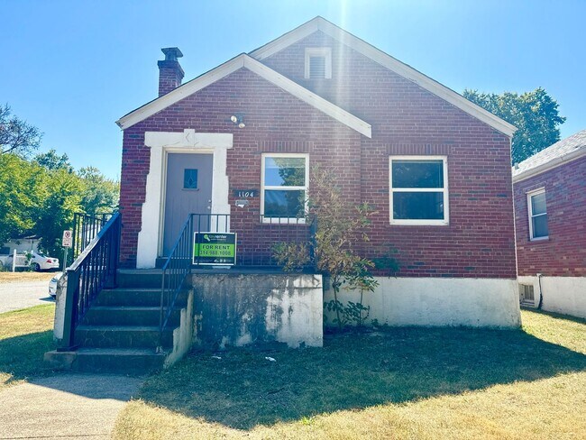 Primary Photo - SECTION 8 IS GLADLY ACCEPTED 3 Bed 1.5 Bat...