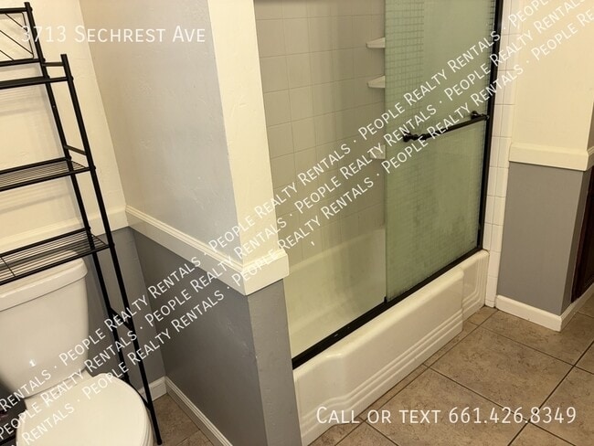 Building Photo - 3713 Sechrest Ave