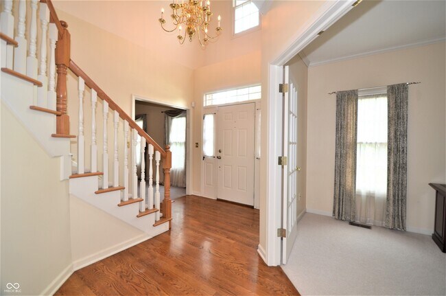 Building Photo - 1351 Woodpond N Roundabout