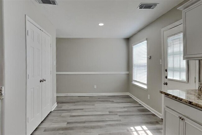 Building Photo - 6611 Barker Bend Ln