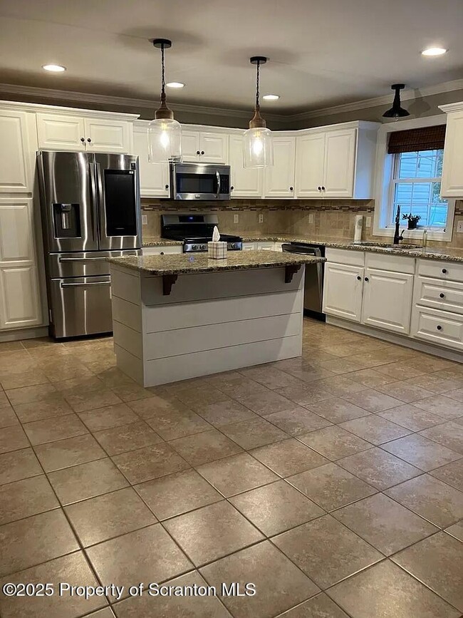 Building Photo - 103 Wisteria Ln