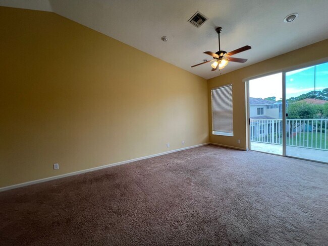 Building Photo - Golf  Pool Beach Sports Lovers Paradise 3/2.5