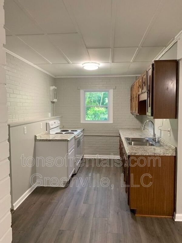 Building Photo - 8861 Warren H Abernathy Hwy