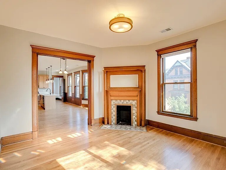 Living Room - 1609 Elliot Ave
