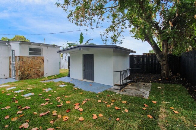 Building Photo - 14215 NW 22nd Ct