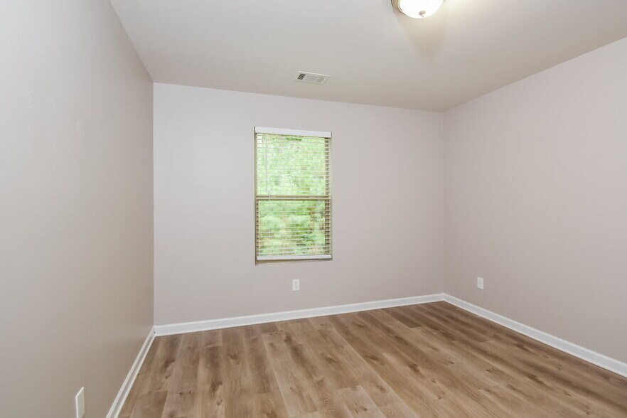 Building Photo - 131 Bethany Manor Dr