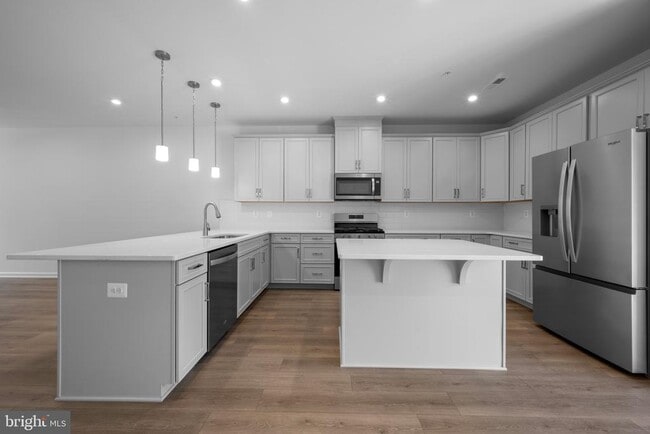 Building Photo - 8263 Longford Rd