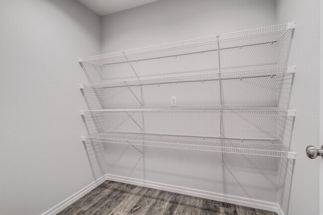 Building Photo - Beautiful, brand-new, 3-bedroom, 2-bath home in Nixa with a 3-car garage.