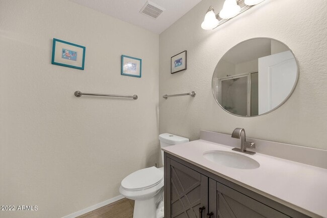 Building Photo - 1411 E Orangewood Ave