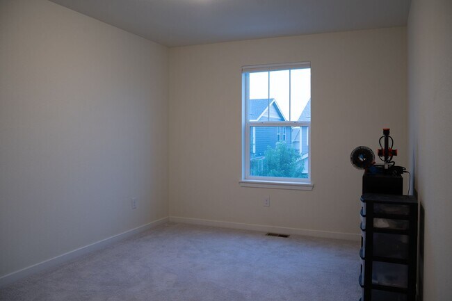 Building Photo - For Rent | $3,200/Month | 3 Bed | 3 Bath |...