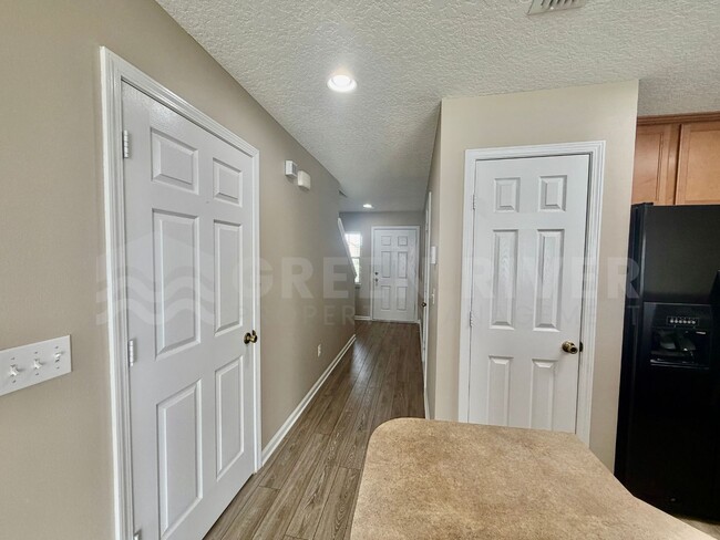 Building Photo - Beautiful 2BR Townhome in Amenity-Rich Fleming Island Community!!