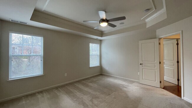 Building Photo - 5-Bedroom Colonial in Lake Ridge