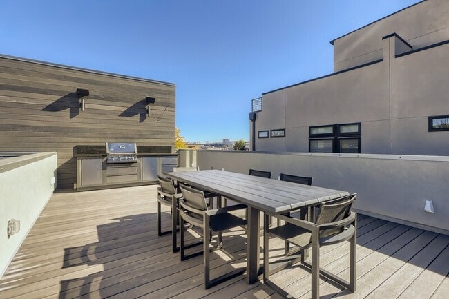 Building Photo - 3229 Quivas St