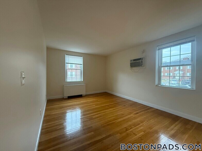 Building Photo - 8 Captain Parker Arms