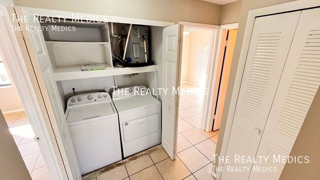 Building Photo - 5520 Charleston St