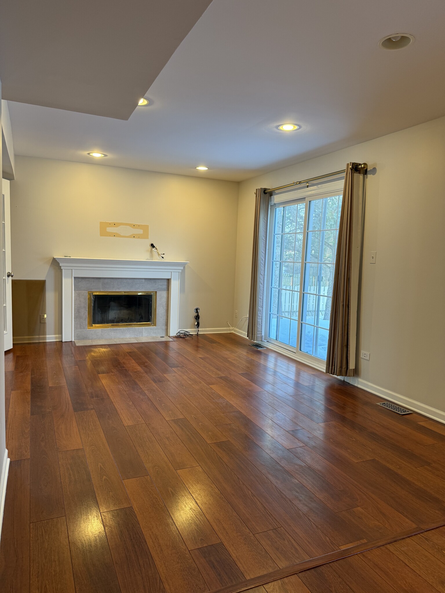 Building Photo - 284 Washo Dr