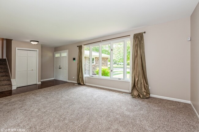 Building Photo - 98 Quail Hollow Ct