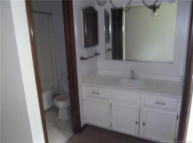 Building Photo - 495 Stiles Pl