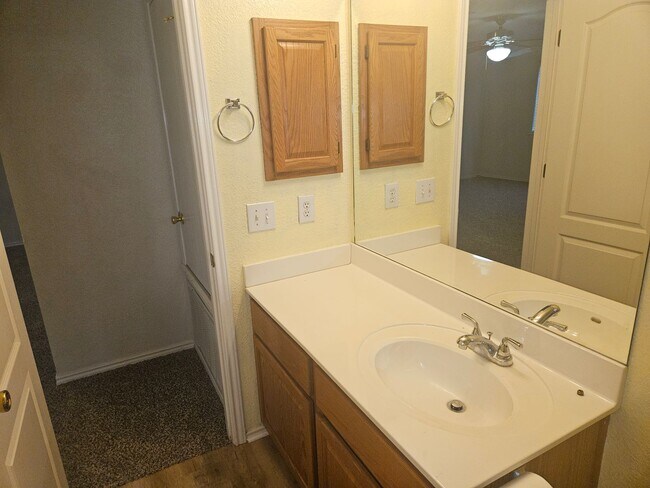 Building Photo - 3 Bedroom in Wildhorse Subdivision