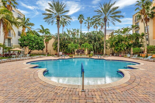 Building Photo - 630 S Sapodilla Ave