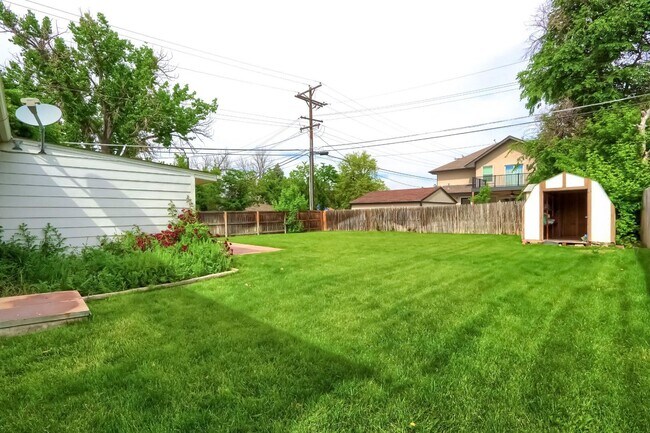 Building Photo - 2 Bedroom single family home in Denver
