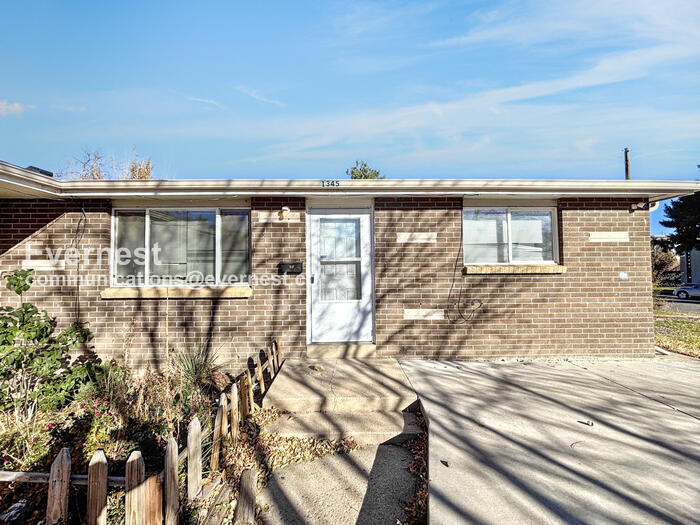 Building Photo - 1345 Xanadu St