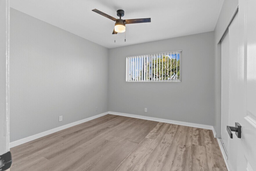 Building Photo - 10442 Lampson Ave