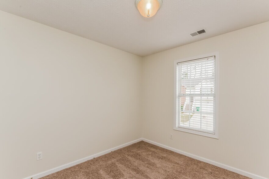 Building Photo - 4169 Riverbank Ct
