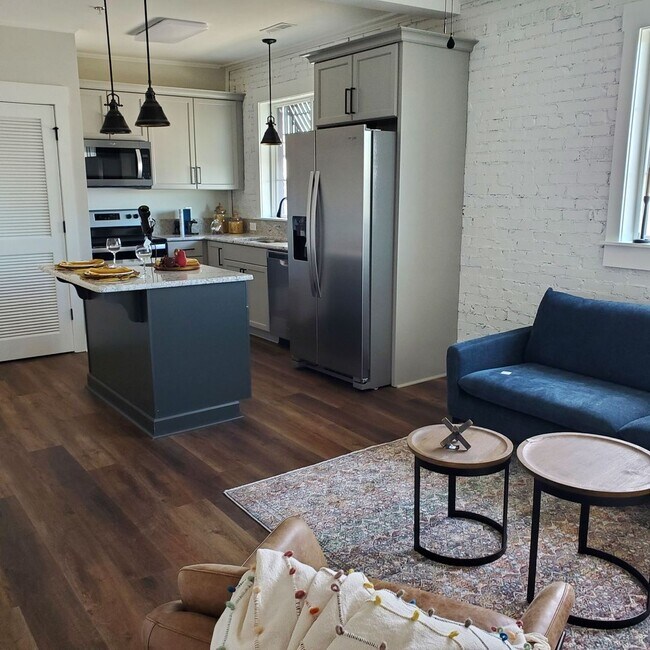 Building Photo - 119 W Depot St