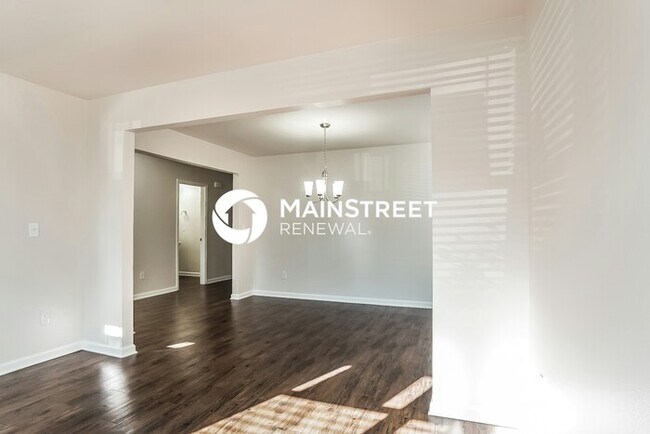 Building Photo - 4 Bedroom Pet-Friendly Home in CHELSEA, AL with Main Street Renewal