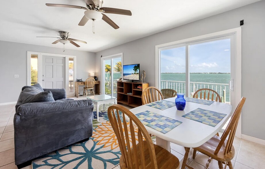 Building Photo - 757 La Fitte Rd