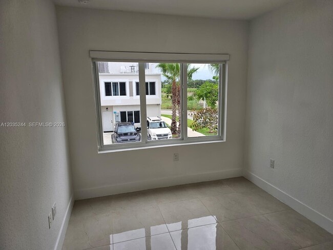 Building Photo - 25806 SW 144th Ct