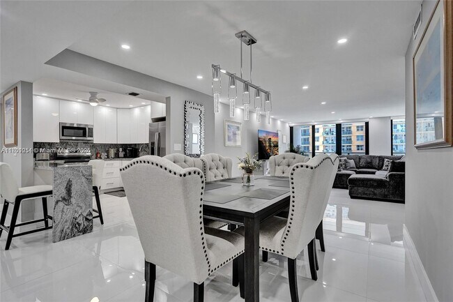 Building Photo - 2301 S Ocean Dr